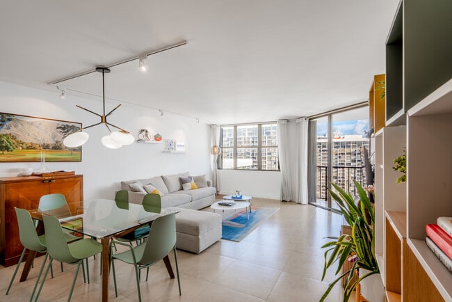 Foto del edificio - 1925 Brickell Ave