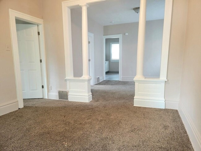 Foto del edificio - 299 Lloyd St