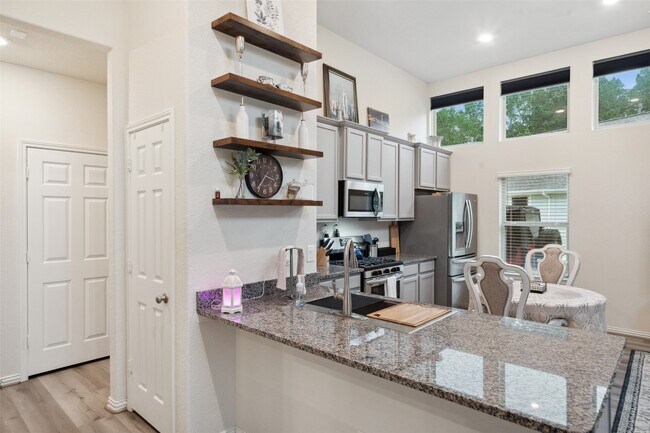 Building Photo - 257 N Lynx Trail