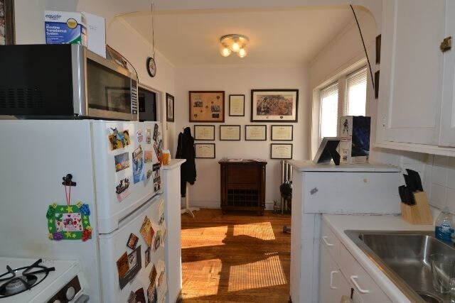 Foto del edificio - 3817 N Greenview Ave