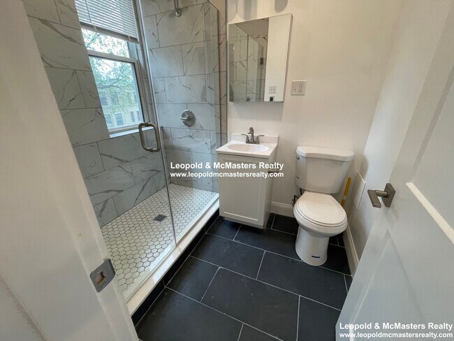 Foto del edificio - 35 Queensberry St