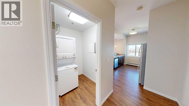 Building Photo - 10004-1097A 97A St