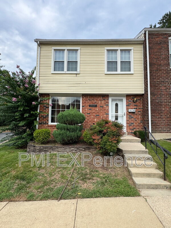 Photo - 2067 Chadwick Terrace House