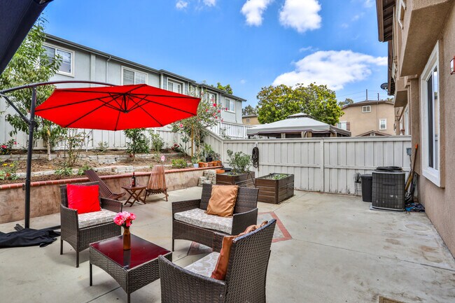 Building Photo - 17828 Woodbine Ct