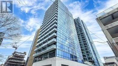 Building Photo - 210 Simcoe St