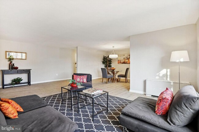 Foto del edificio - 5301 Westbard Cir