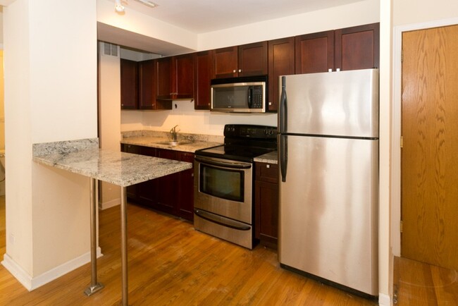 Foto del edificio - 4180 N Marine Dr