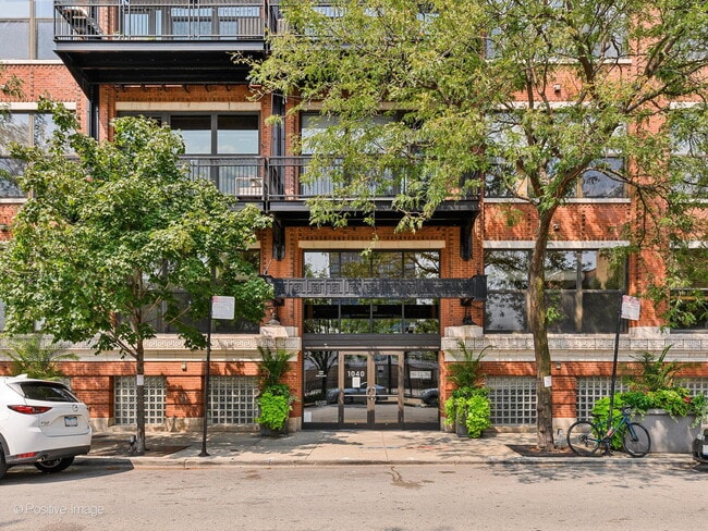 Foto del edificio - 1040 W Adams St