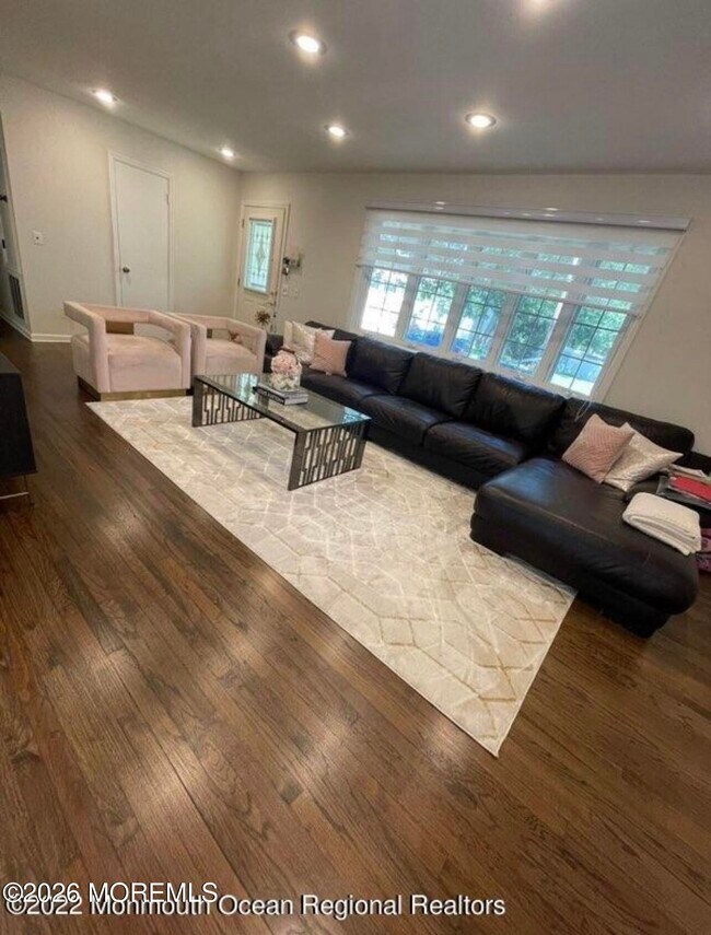 Foto del edificio - 6 Teabury Ln