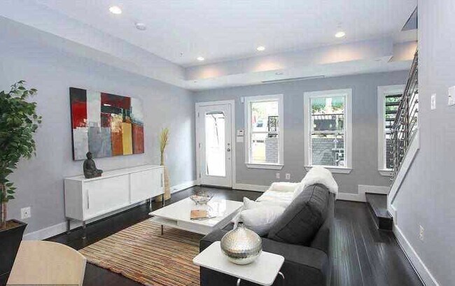 Foto del edificio - 2114 3rd St NE