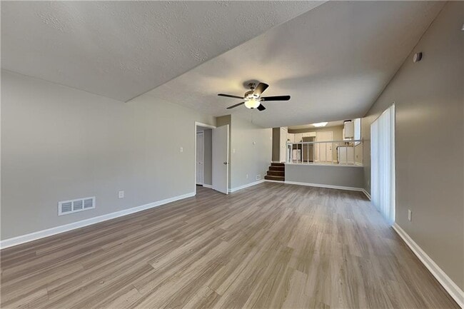 Building Photo - 3208 Aspen Cir SW