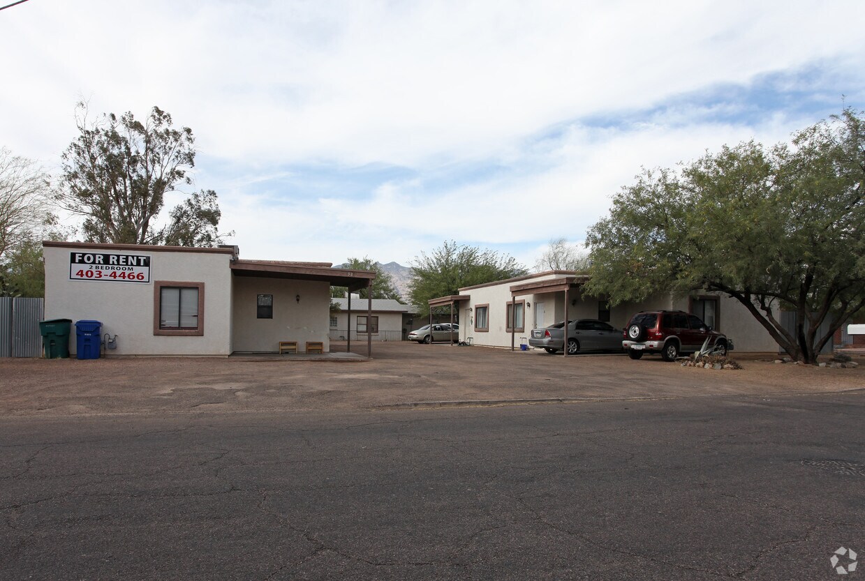 Primary Photo - 3925 E Blacklidge Dr