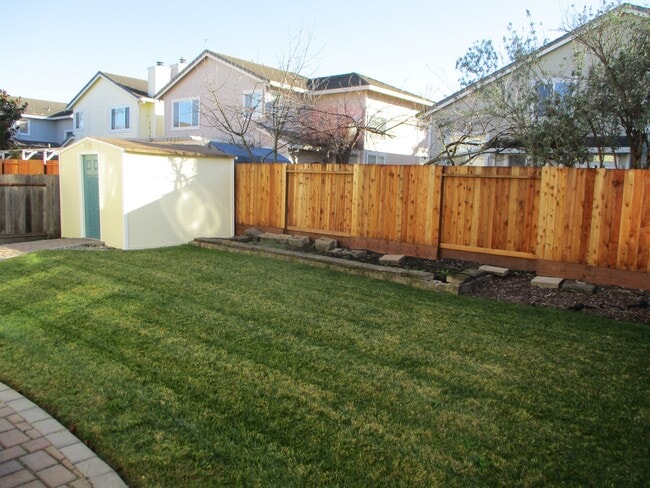 Large backyard with Patio - 8022 Mammoth Dr