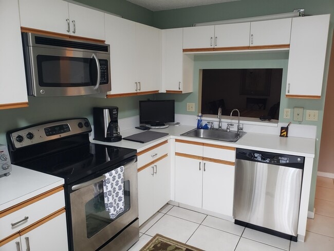 Foto del edificio - 15011 Ashland Cir