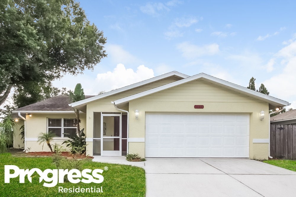 Foto principal - 2550 Briar Oak Cir