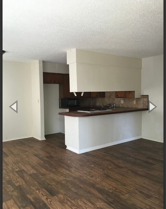 Foto del edificio - 604 N Redbud St