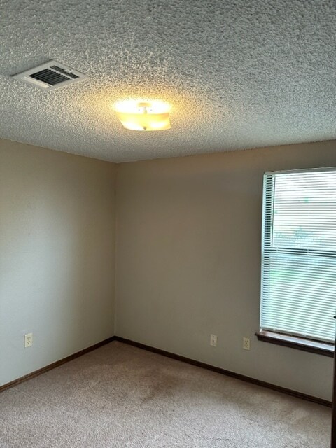 Primary Photo - 708 Cherryvale Rd