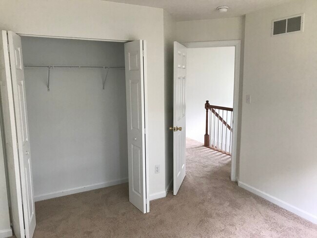 Foto del edificio - 1460 Meadowbrook Dr