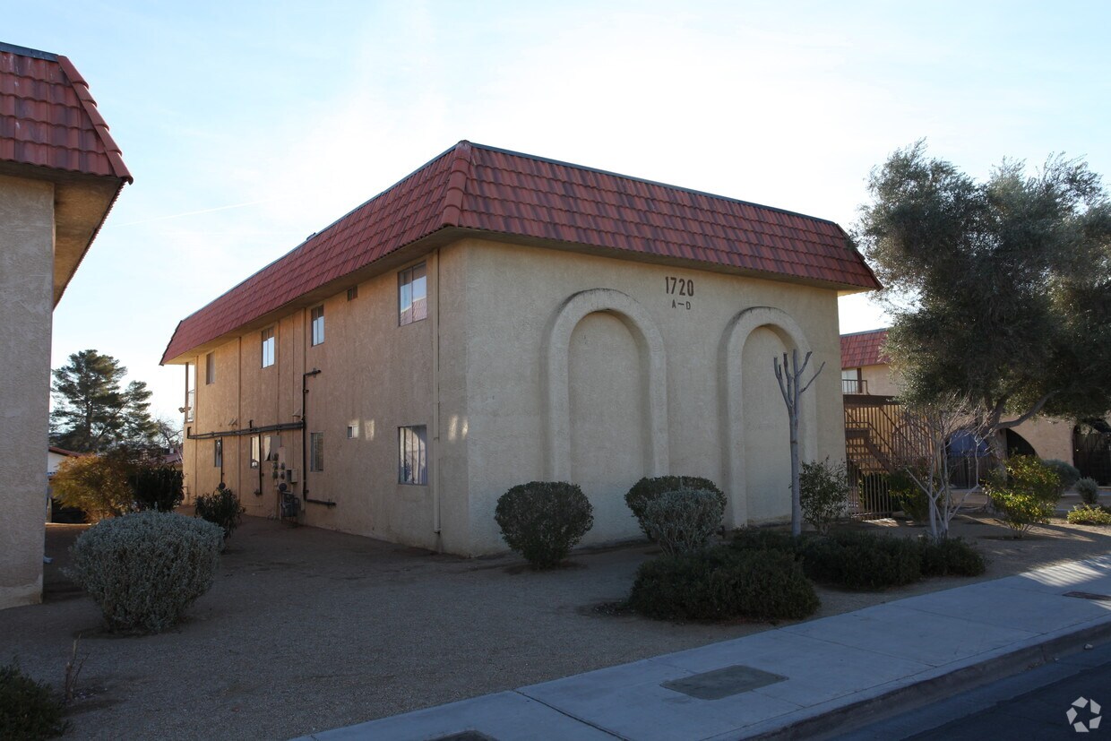 Building Photo - 1720 Cordoba Ln