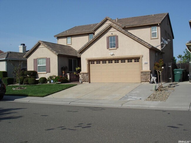 Foto del edificio - Stunning 4 Bedroom Mediterranean Oasis with Pool