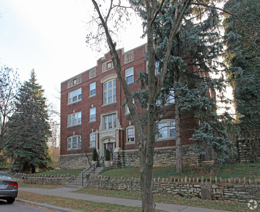 Primary Photo - 1301-1303 Valentine Rd
