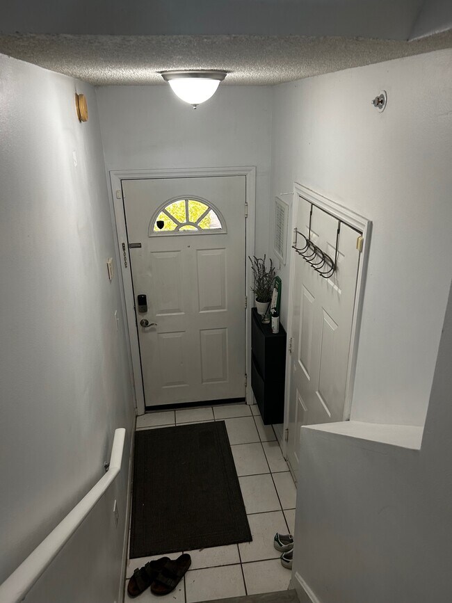 Building Photo - 4980 Baraldi Cir