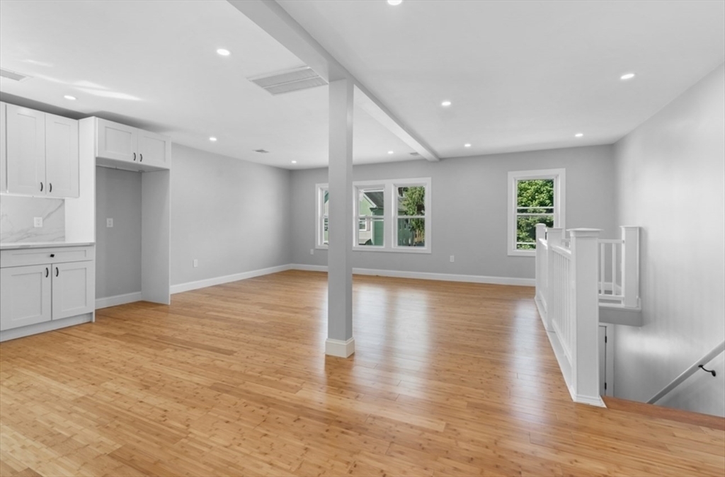 Primary Photo - 69 Cutler St