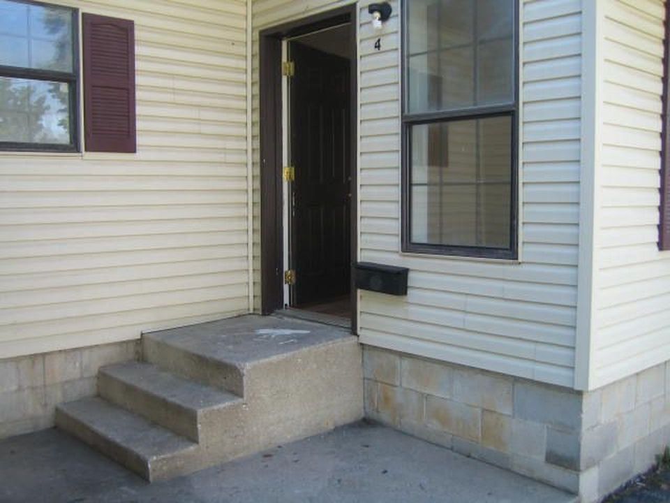 Primary Photo - 926 W Walnut St
