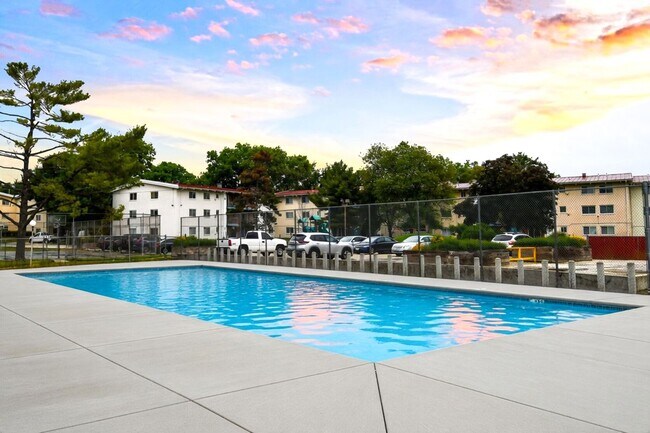 Foto del edificio - 11406 Cherry Hill Rd