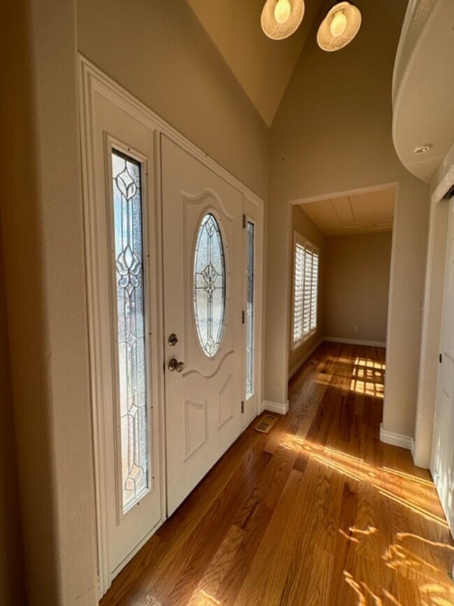 Foto del edificio - Downtown Louisville, 3BD, 2.5BA - Bright o...