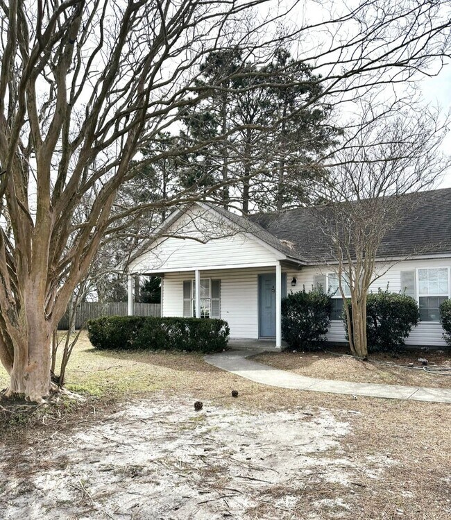 Building Photo - 800 Garrison Ct