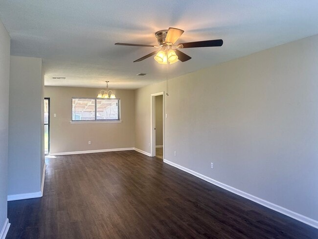 4 Bedroom / 2.5 Bath Home - 4 Bedroom / 2.5 Bath Home