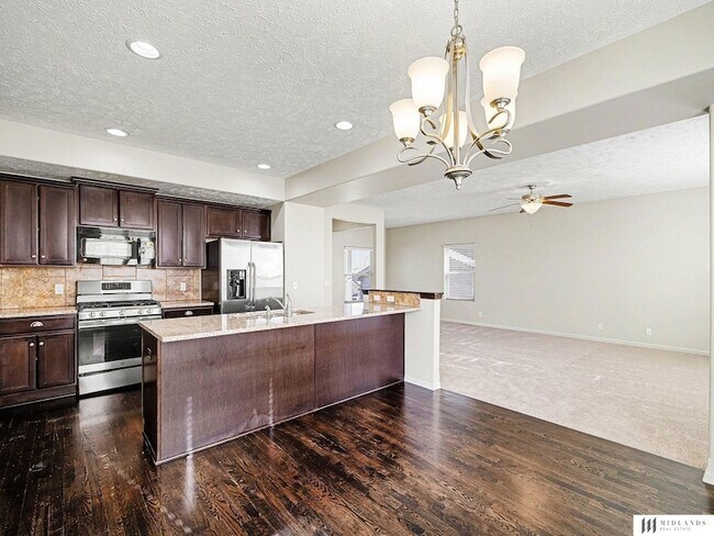 Foto del edificio - 16559 Dora Hamann Pkwy