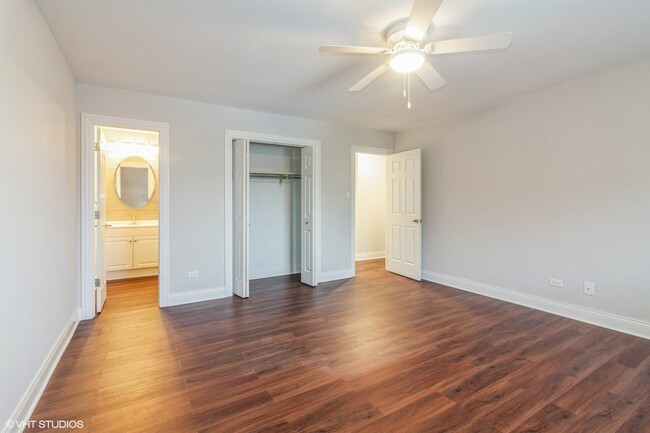 Foto del edificio - 8932 W 140th St