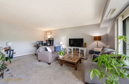 Building Photo - 111 S Baybrook Dr