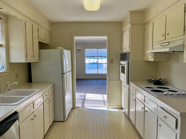 Foto del edificio - Great location! — Bluebonnet, Jefferson, and I-10 Area.
