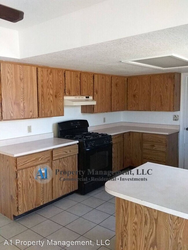 Foto del edificio - 4 br, 3 bath House - 5214 N. Squaw Dr.