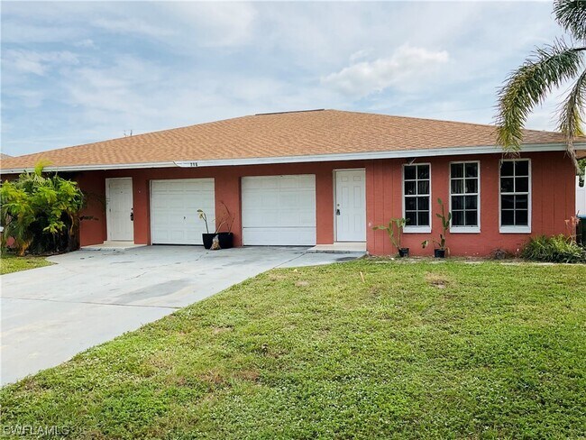 Building Photo - 633 SE 12th Ct