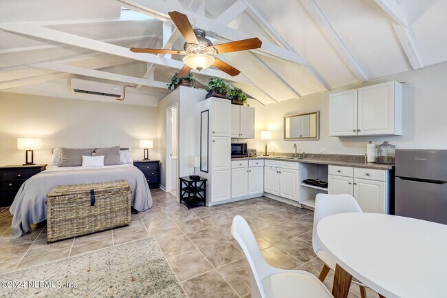Foto del edificio - 1427 River Oaks Rd