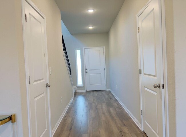 Foto del edificio - 6254 Marsh Ln