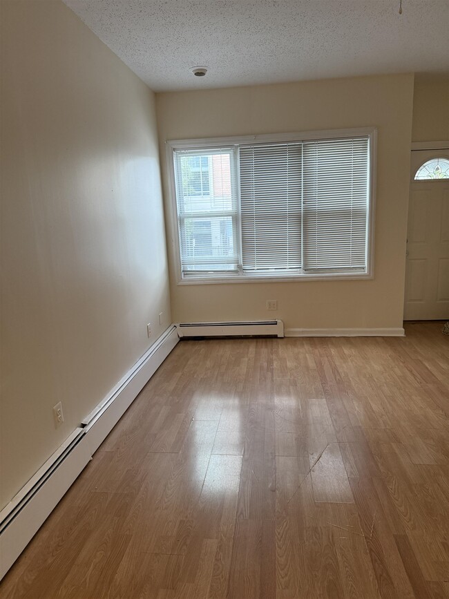 Building Photo - 783 Montgomery St