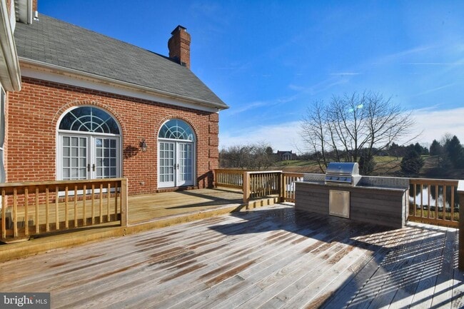 Building Photo - 2310 Kings Arms Dr