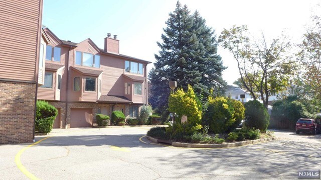 Primary Photo - 224B Washington