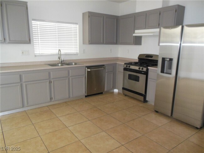 Foto del edificio - 6536 Hillside Pine St