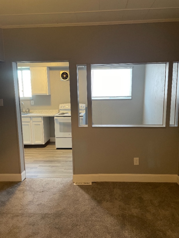 Building Photo - 1937 Kenneth Ave