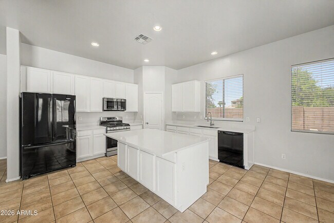 Foto del edificio - 8634 E Hillview St