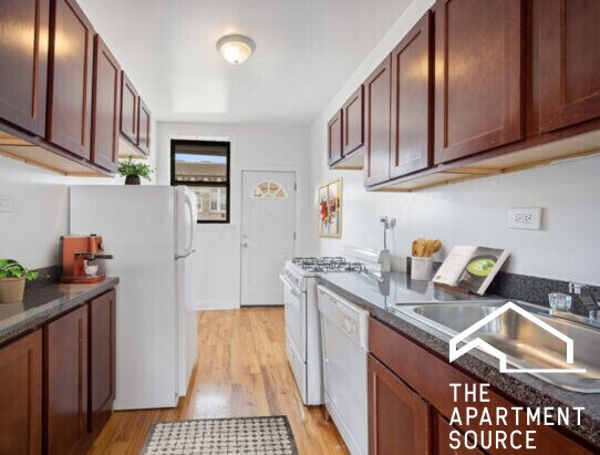 Foto principal - 830 W Waveland Ave