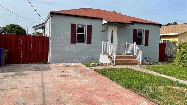 Foto del edificio - 163 SW 5th St