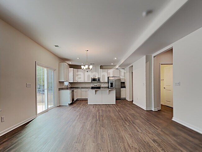 Foto del edificio - 5026 Twin River Dr