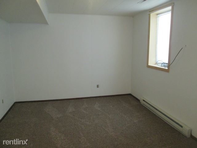 Building Photo - 1010 Park Dr
